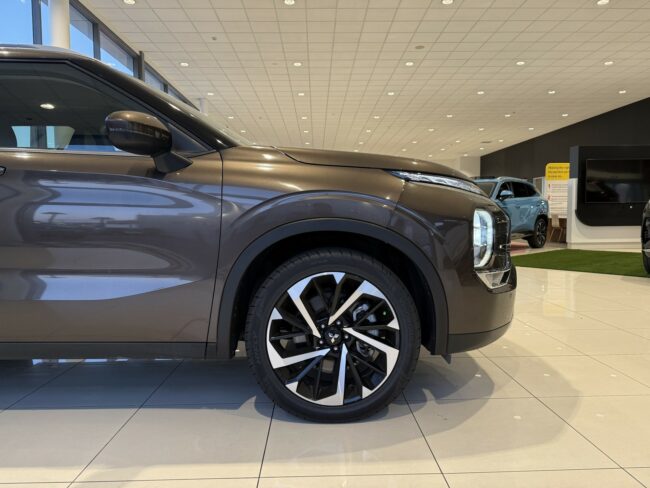 2023 Mitsubishi Outlander Xls 2.5P/Cvt - Image 4