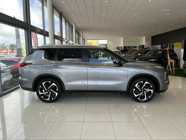 2023 Mitsubishi Outlander Xls 2.5P/Cvt - Image 3