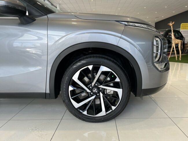 2023 Mitsubishi Outlander Xls 2.5P/Cvt - Image 4