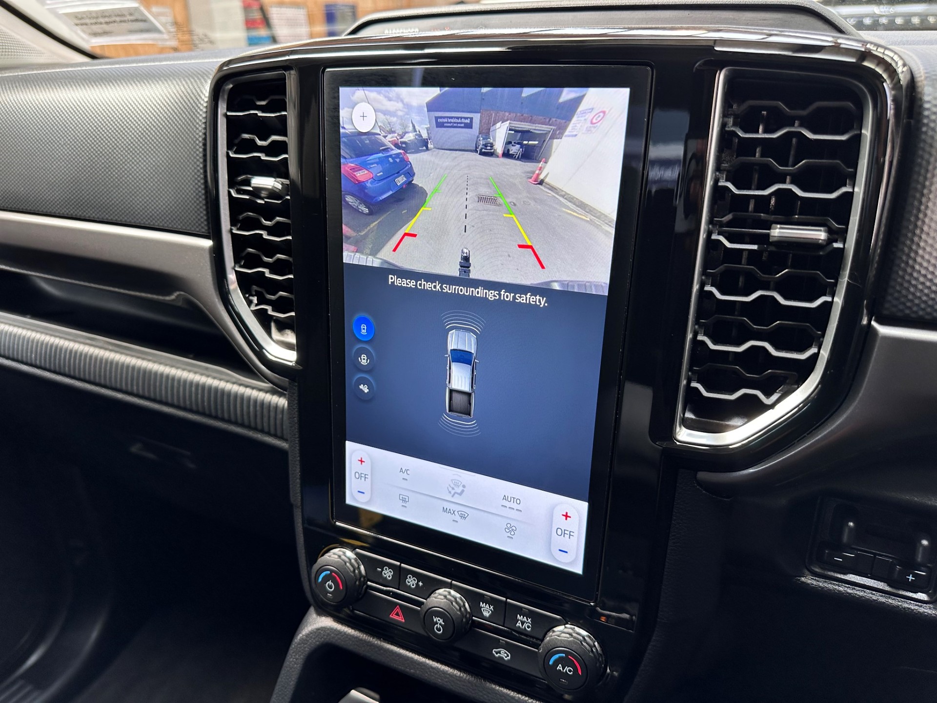 2023 Ford Ranger Sport 4x2 Double Cab - Image 17