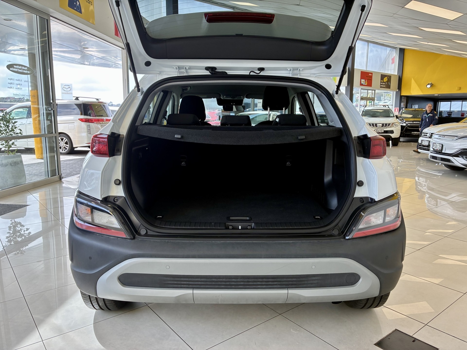 2023 Hyundai Kona 1.6 Hybrid NZ New - Image 9
