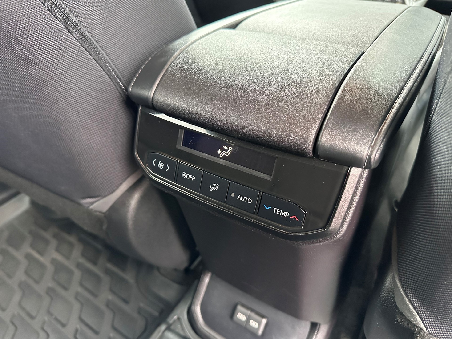 2023 Toyota Highlander GXL 2.5 Petrol Hybrid - Image 14