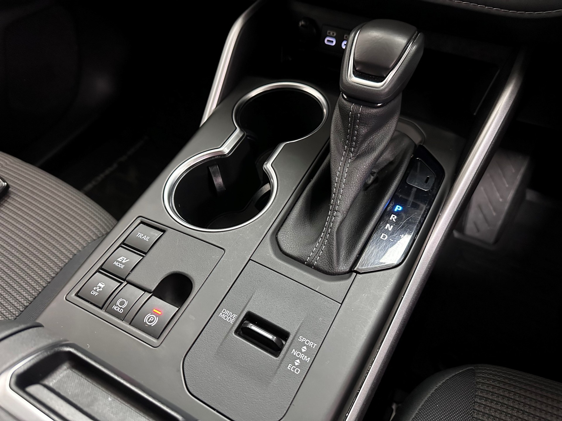 2023 Toyota Highlander GXL 2.5 Petrol Hybrid - Image 17