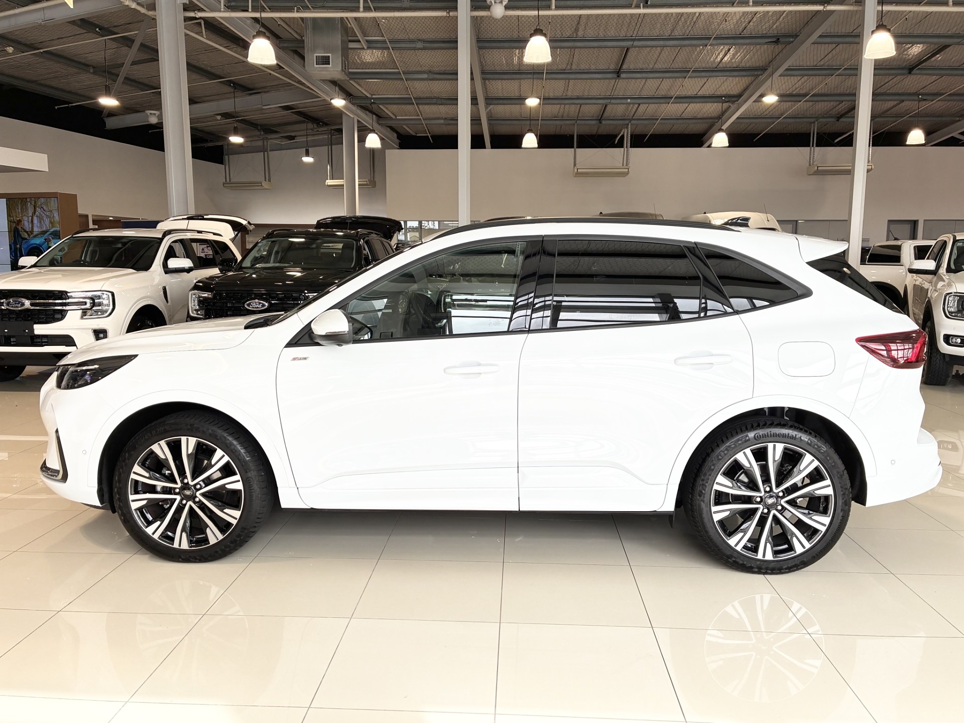 2024 Ford Escape ST X AWD HYBRID - Image 6