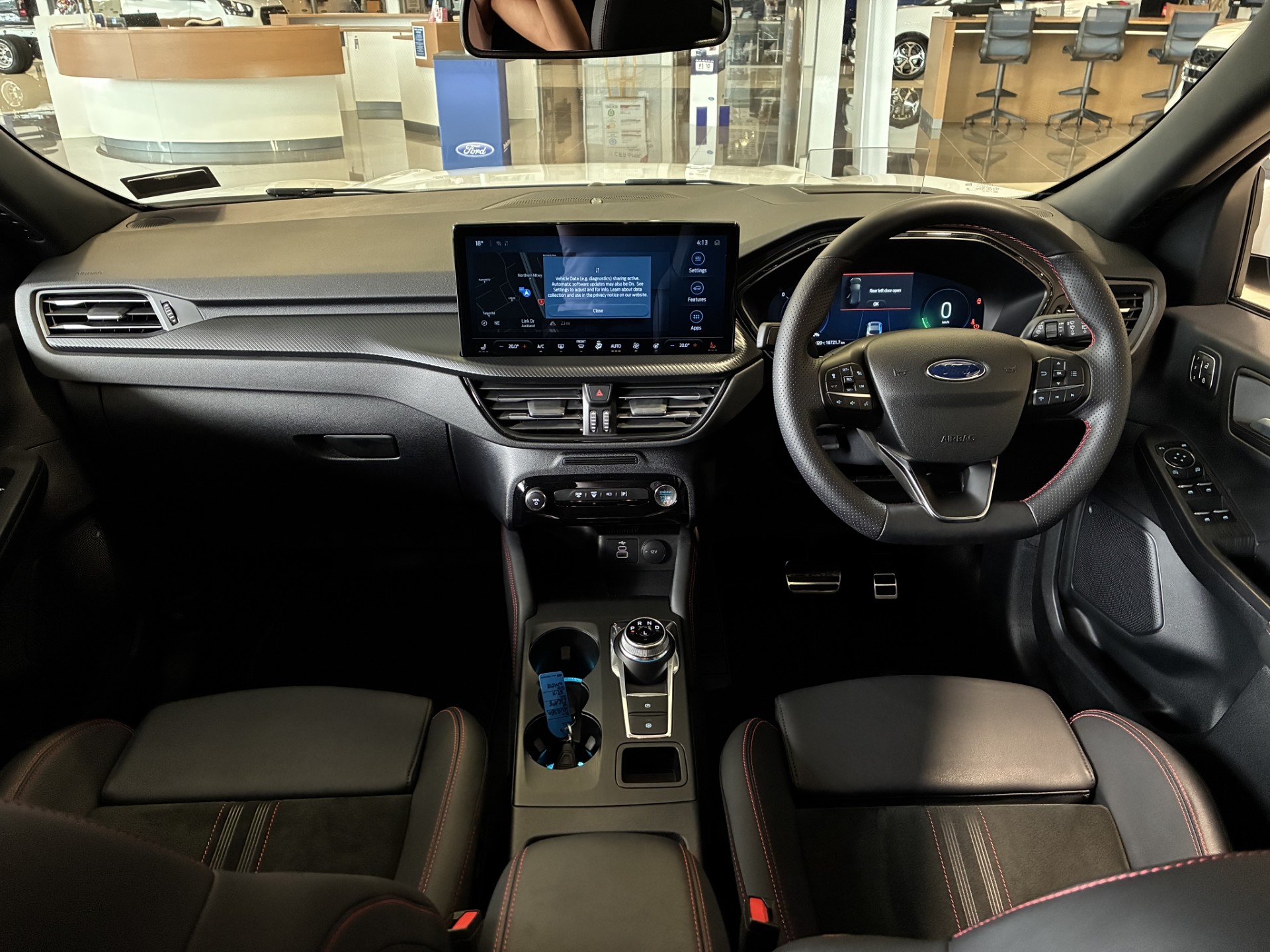 2024 Ford Escape ST X AWD HYBRID - Image 11