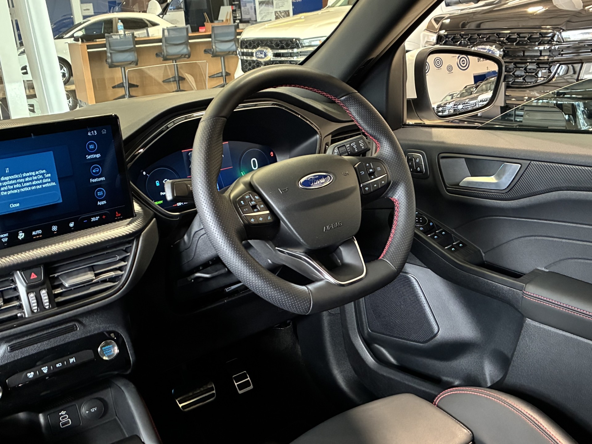 2024 Ford Escape ST X AWD HYBRID - Image 3