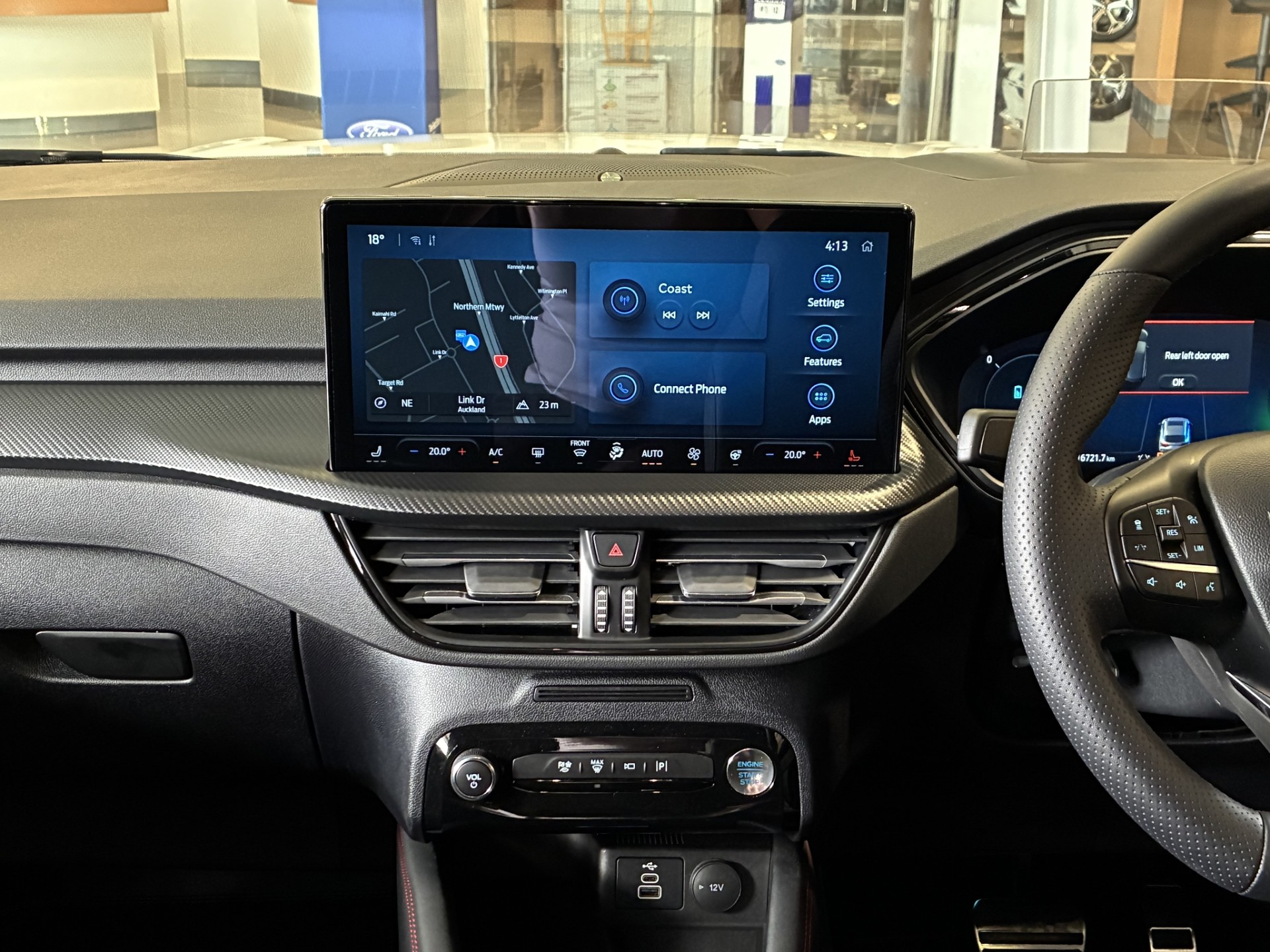 2024 Ford Escape ST X AWD HYBRID - Image 12