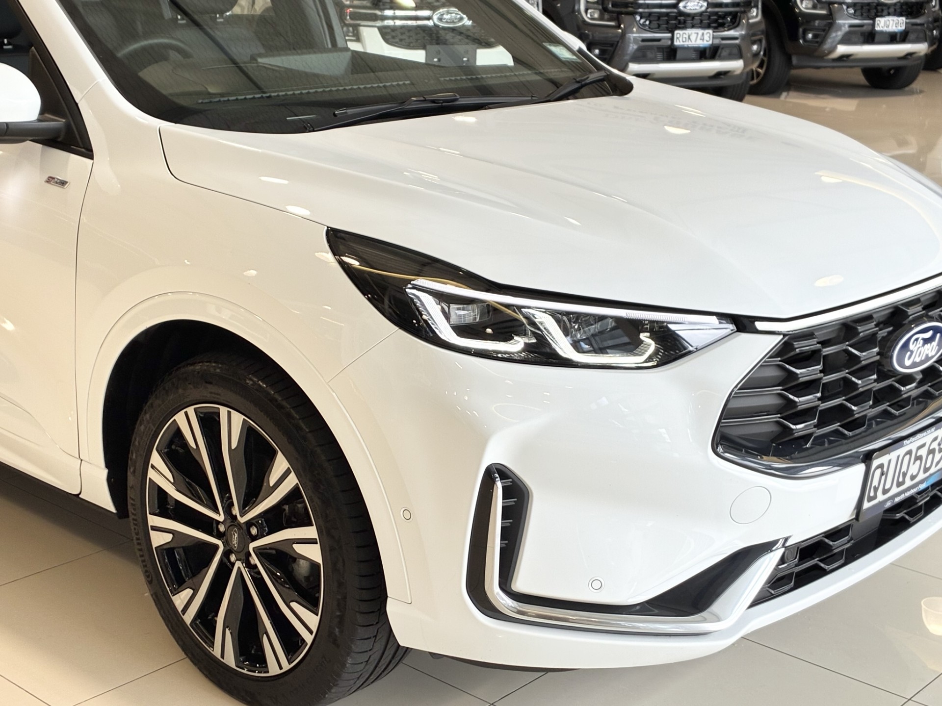 2024 Ford Escape ST X AWD HYBRID - Image 8