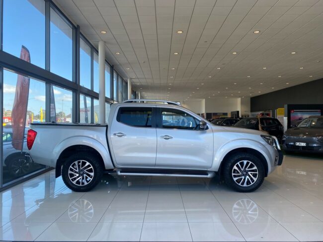 2021 Nissan Navara St-X 2.3D/7Am/Ut/4Dr - Image 3