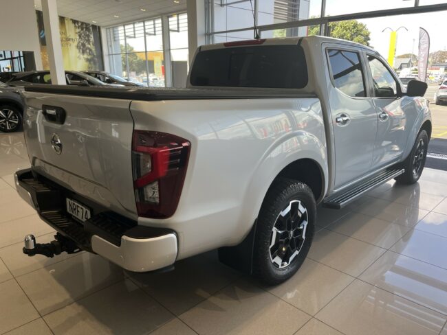 2021 Nissan Navara St-X 2.3D/7At - Image 7