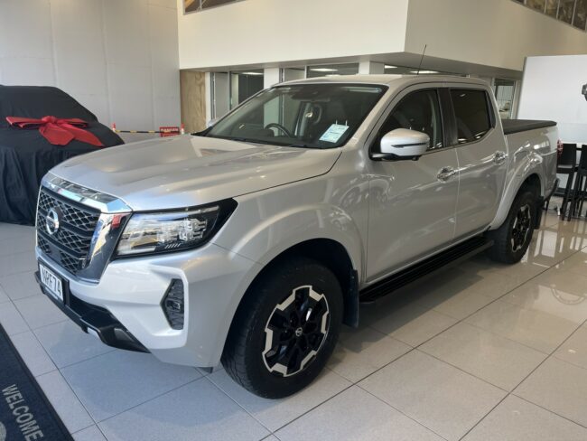 2021 Nissan Navara St-X 2.3D/7At - Image 3