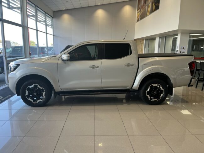 2021 Nissan Navara St-X 2.3D/7At - Image 4