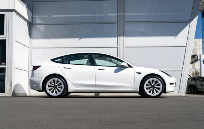 2021 Tesla Model 3 Standard Range Plus 50kWh - Image 2