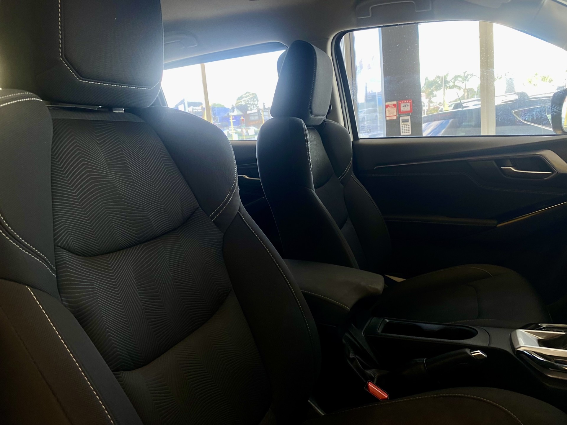 2021 Isuzu D-Max 3.0L DT LS D/Cab NZ New - Image 12