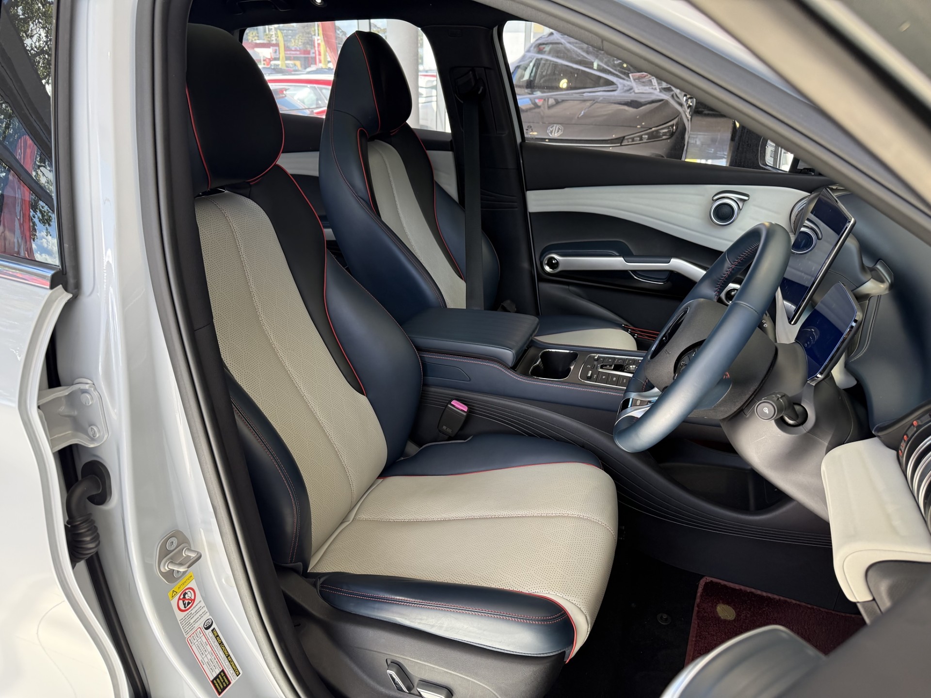 2022 BYD ATTO 3 Extended Range 60Kwh - Image 6