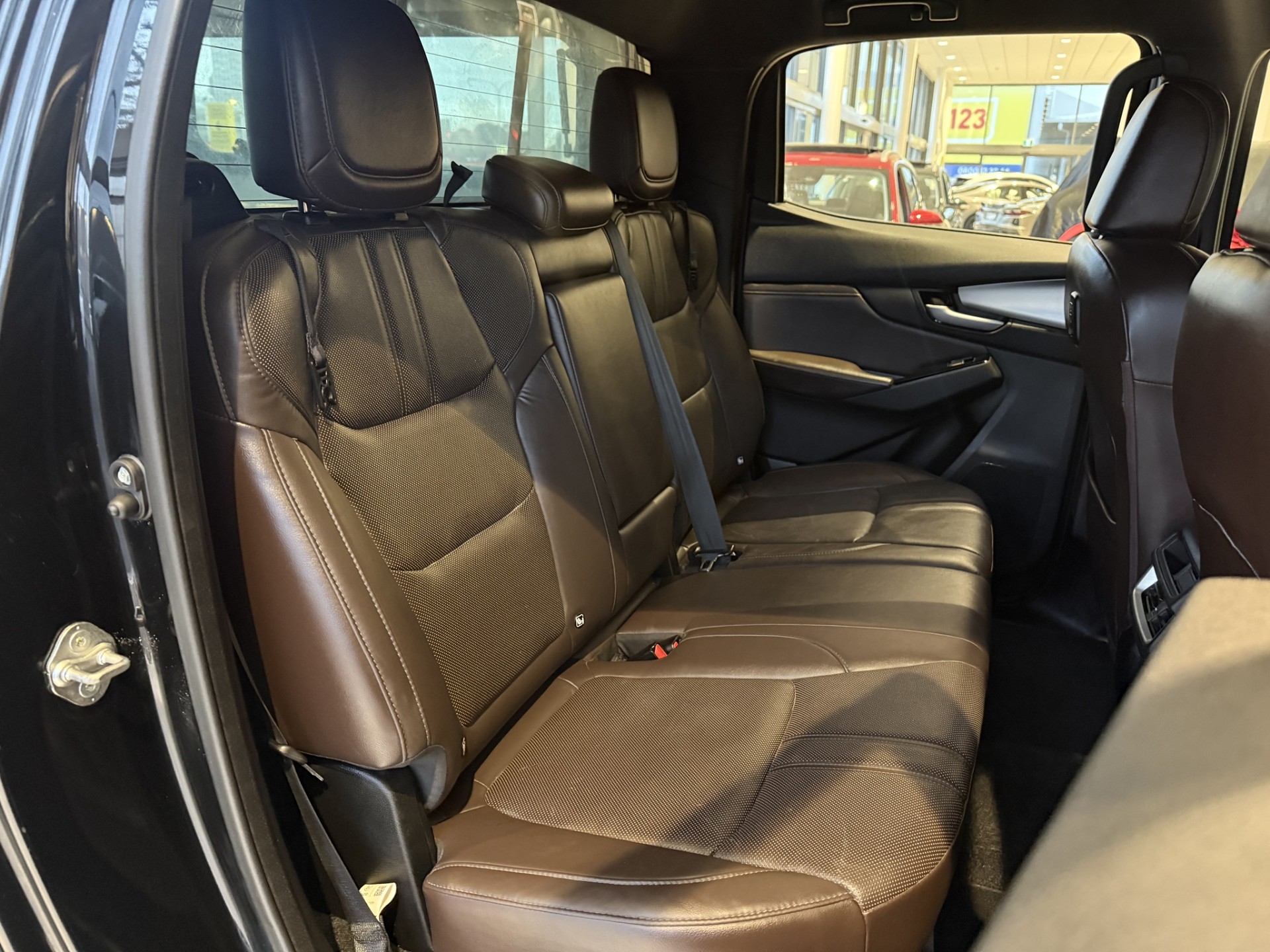 2022 Mazda BT-50 Ltd D/C W/S 3.0Dt - Image 11