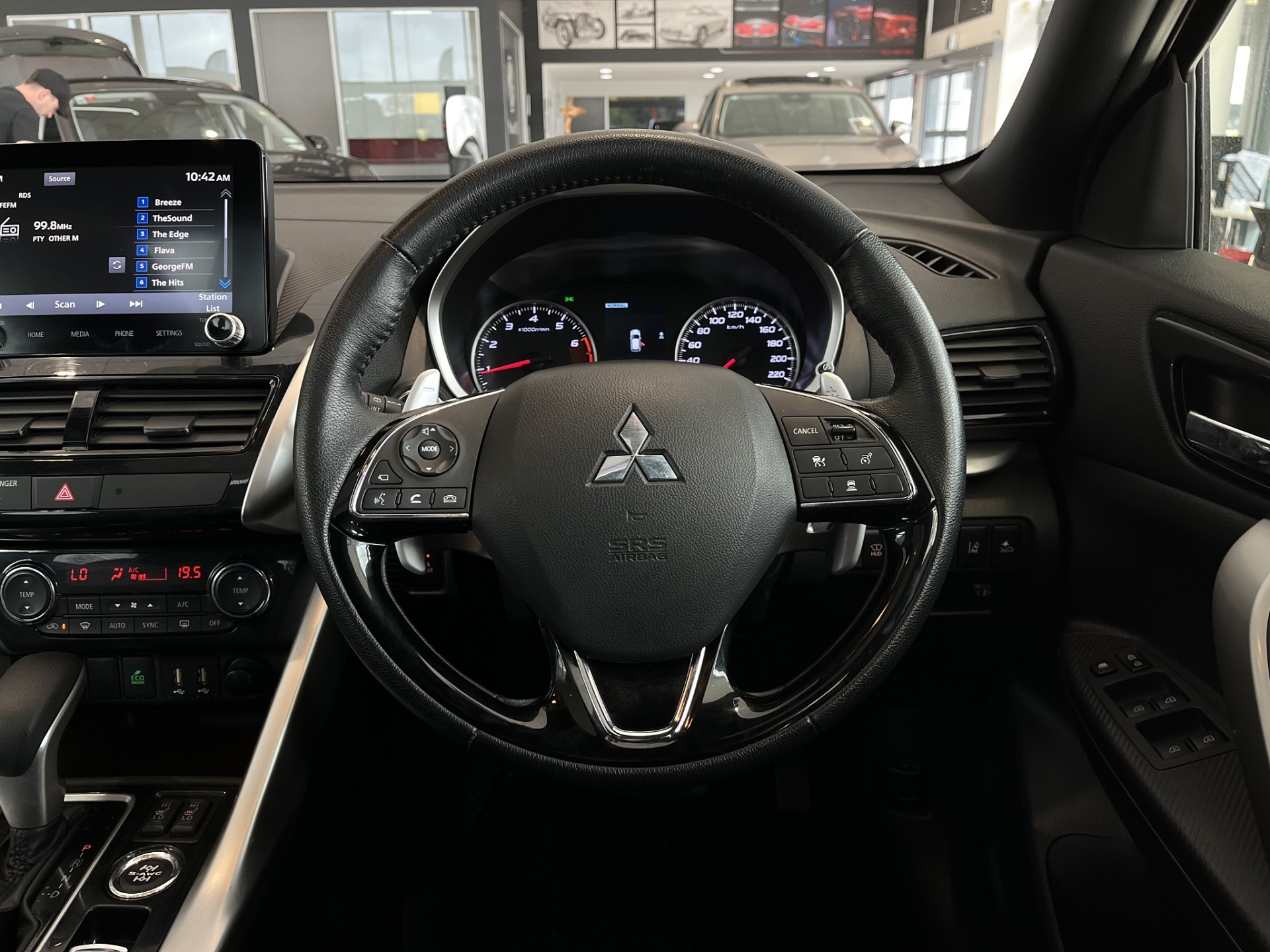 2022 Mitsubishi Eclipse Cross VRX 1.5PT /4WD Auto - Image 9