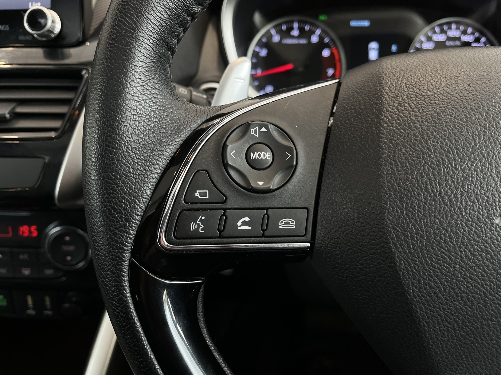 2022 Mitsubishi Eclipse Cross VRX 1.5PT /4WD Auto - Image 10