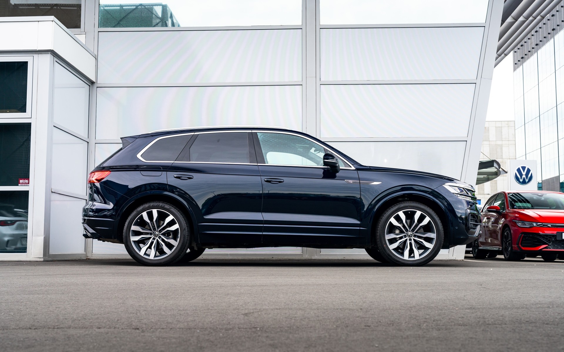 2022 Volkswagen Touareg V6S R-Line 210Kw - Image 2