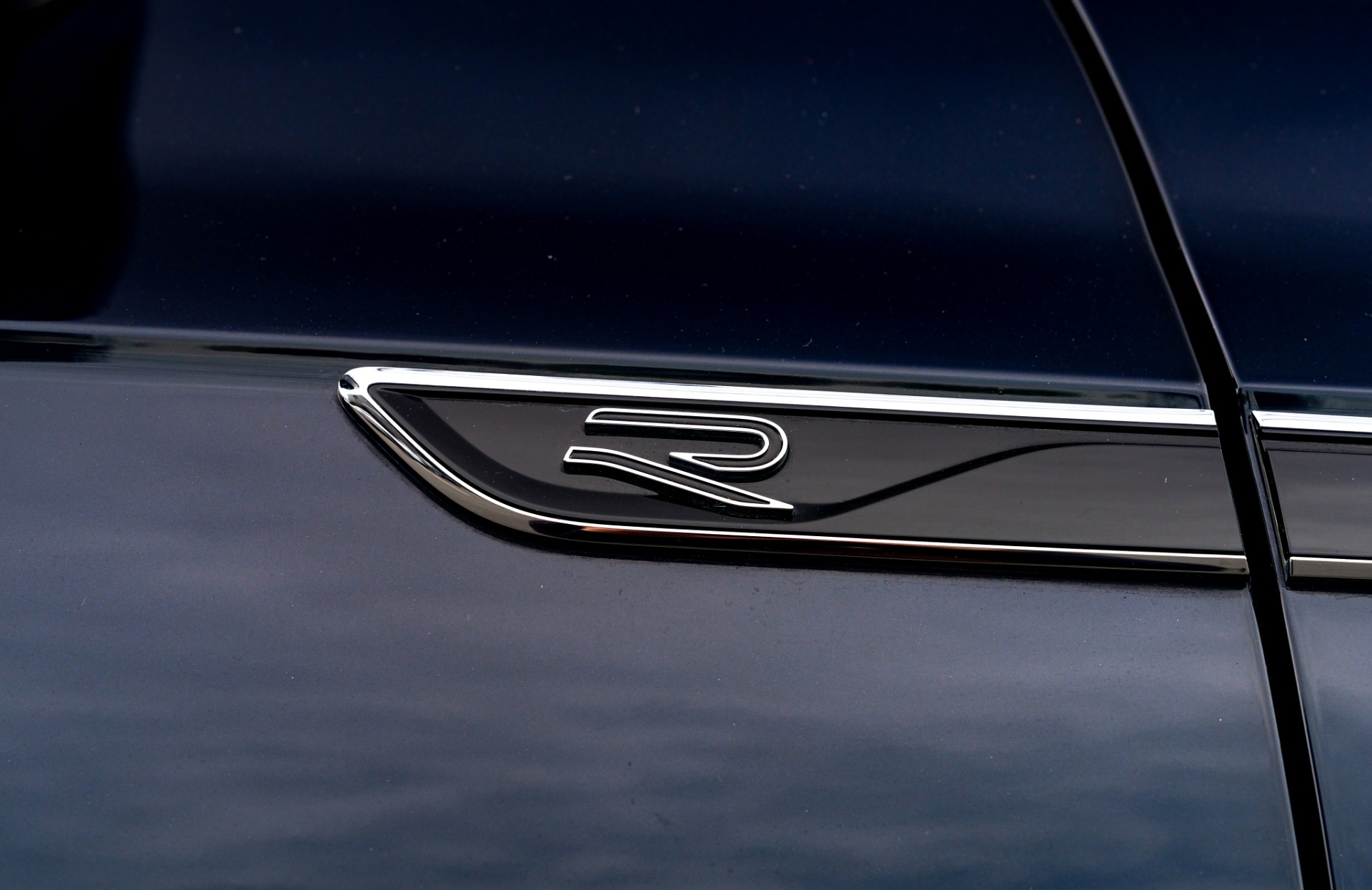 2022 Volkswagen Touareg V6S R-Line 210Kw - Image 6