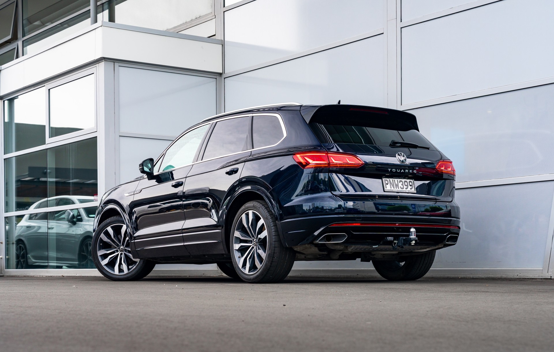 2022 Volkswagen Touareg V6S R-Line 210Kw - Image 3