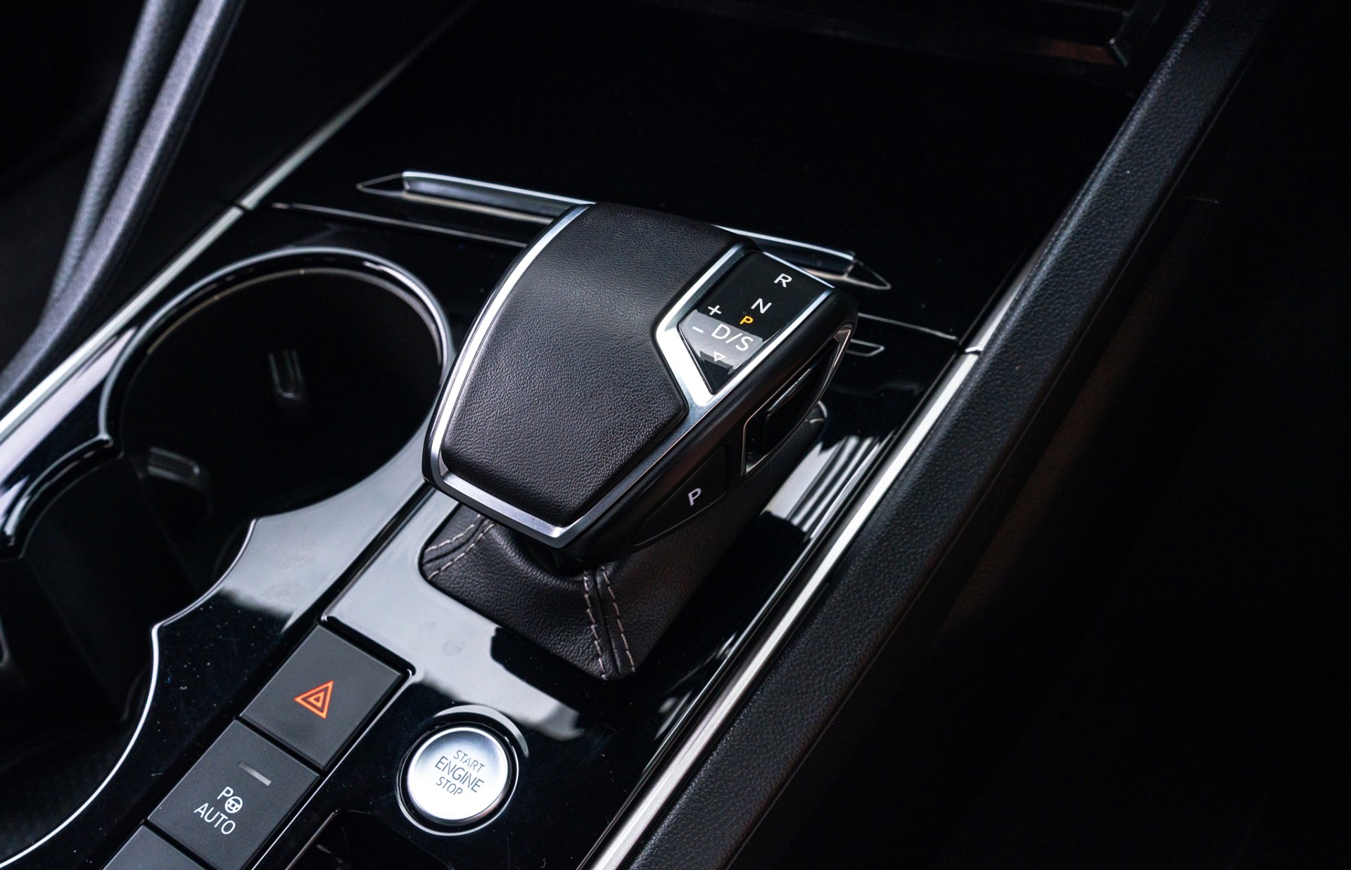 2022 Volkswagen Touareg V6S R-Line 210Kw - Image 13