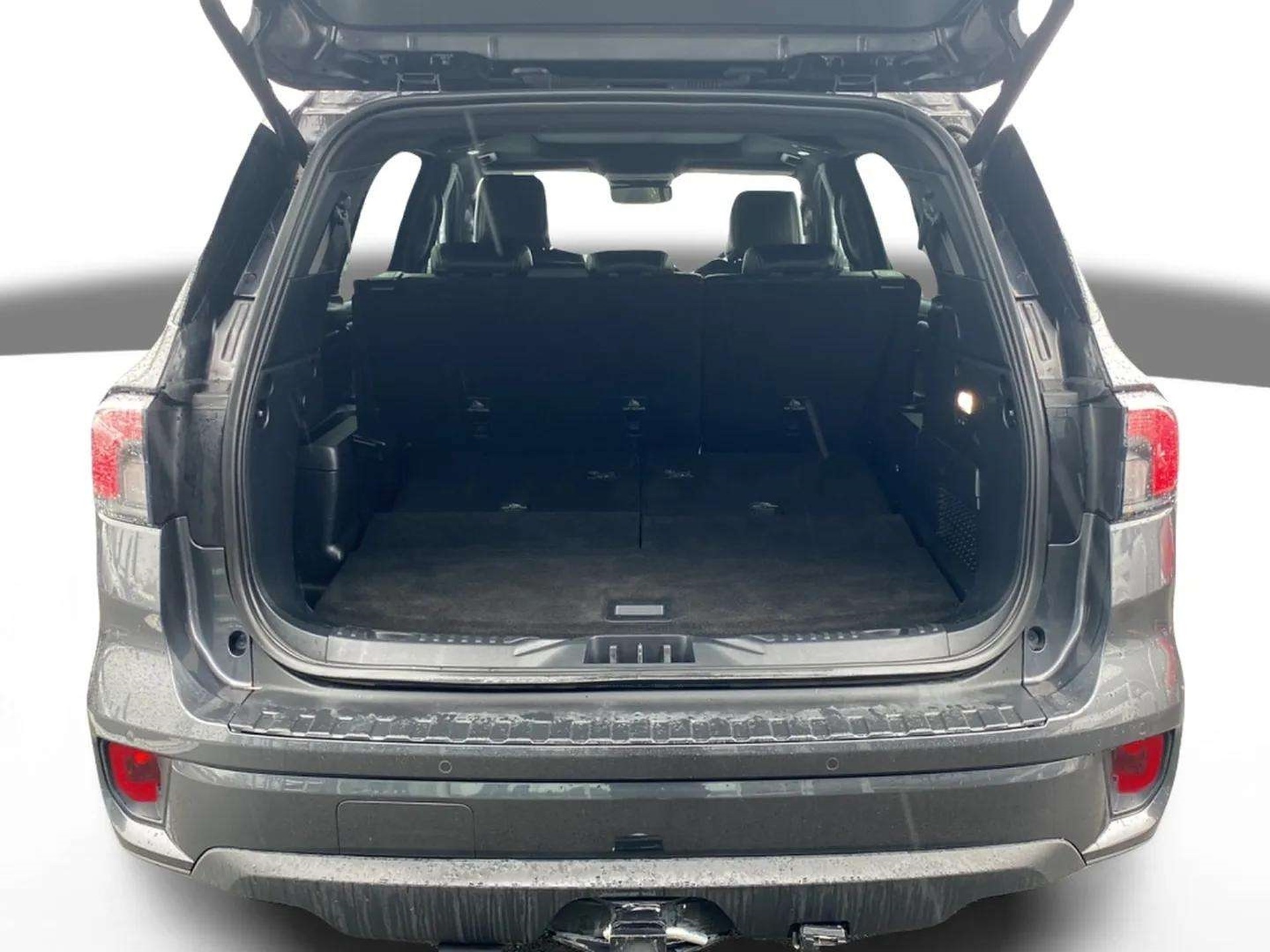 2023 Ford Everest Platinum 3.0D/4Wd - Image 8