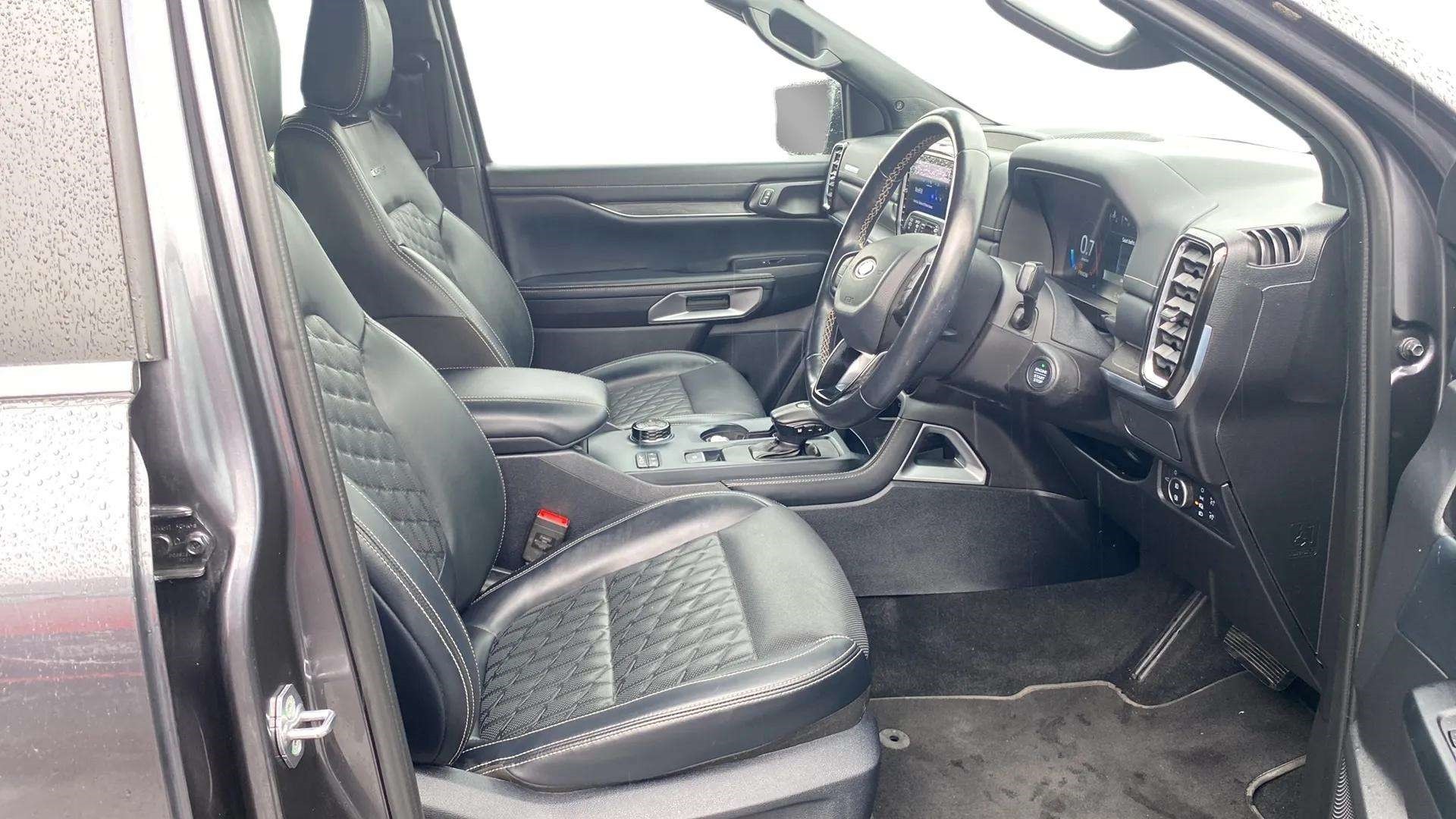 2023 Ford Everest Platinum 3.0D/4Wd - Image 13