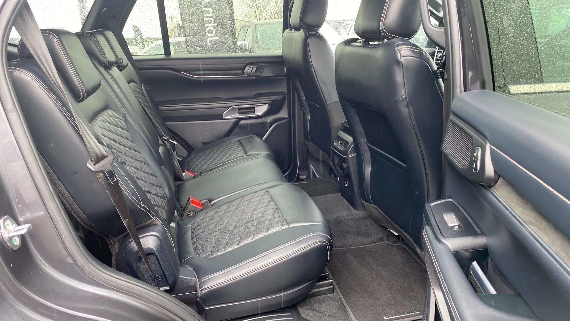 2023 Ford Everest Platinum 3.0D/4Wd - Image 12