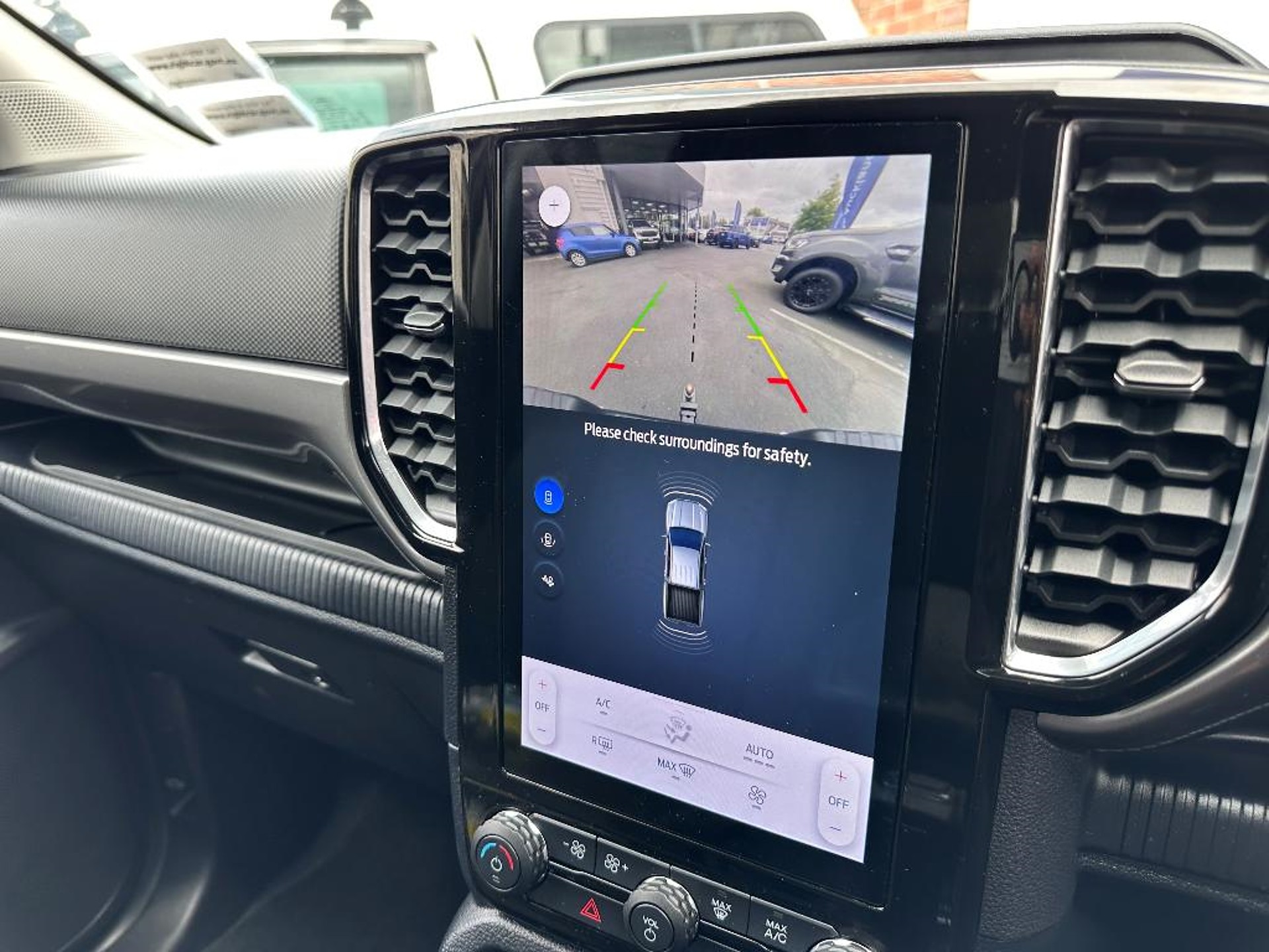 2023 Ford Ranger XLT 4x2 Double Cab - Image 17