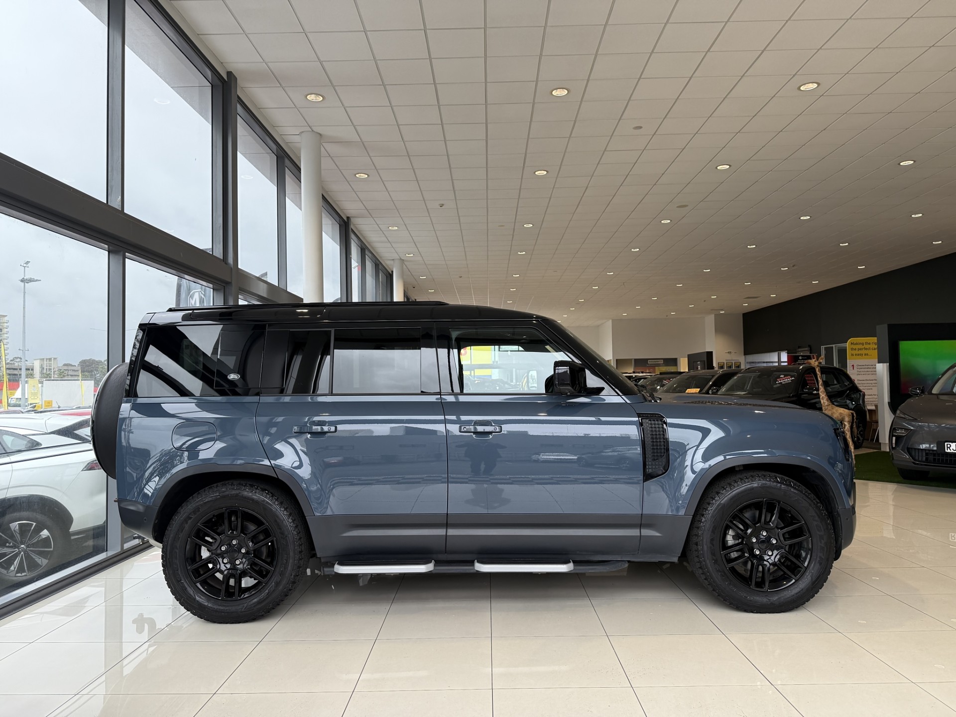 2023 Land Rover Defender 110 D240 S 2.0L DT 4WD - Image 3