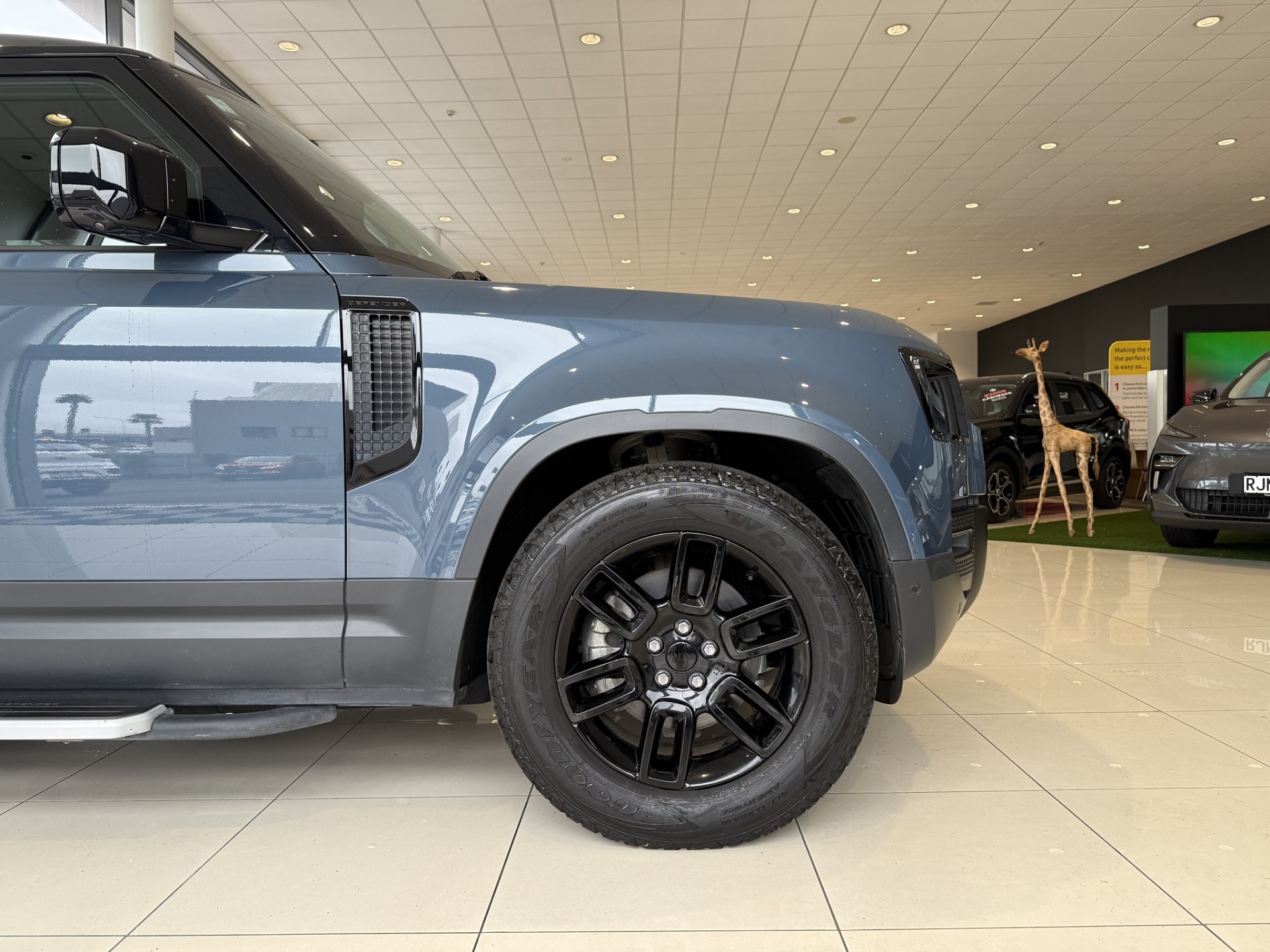 2023 Land Rover Defender 110 D240 S 2.0L DT 4WD - Image 4