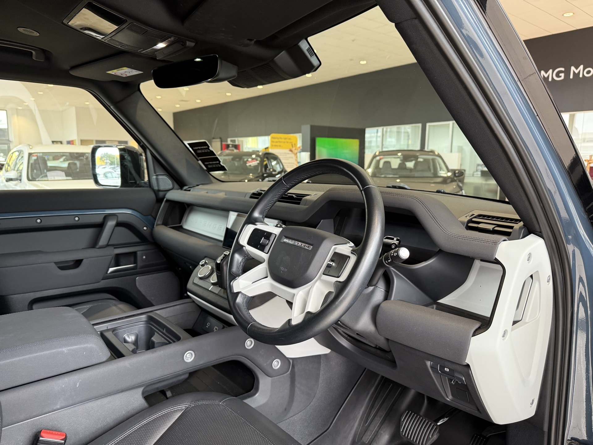 2023 Land Rover Defender 110 D240 S 2.0L DT 4WD - Image 5