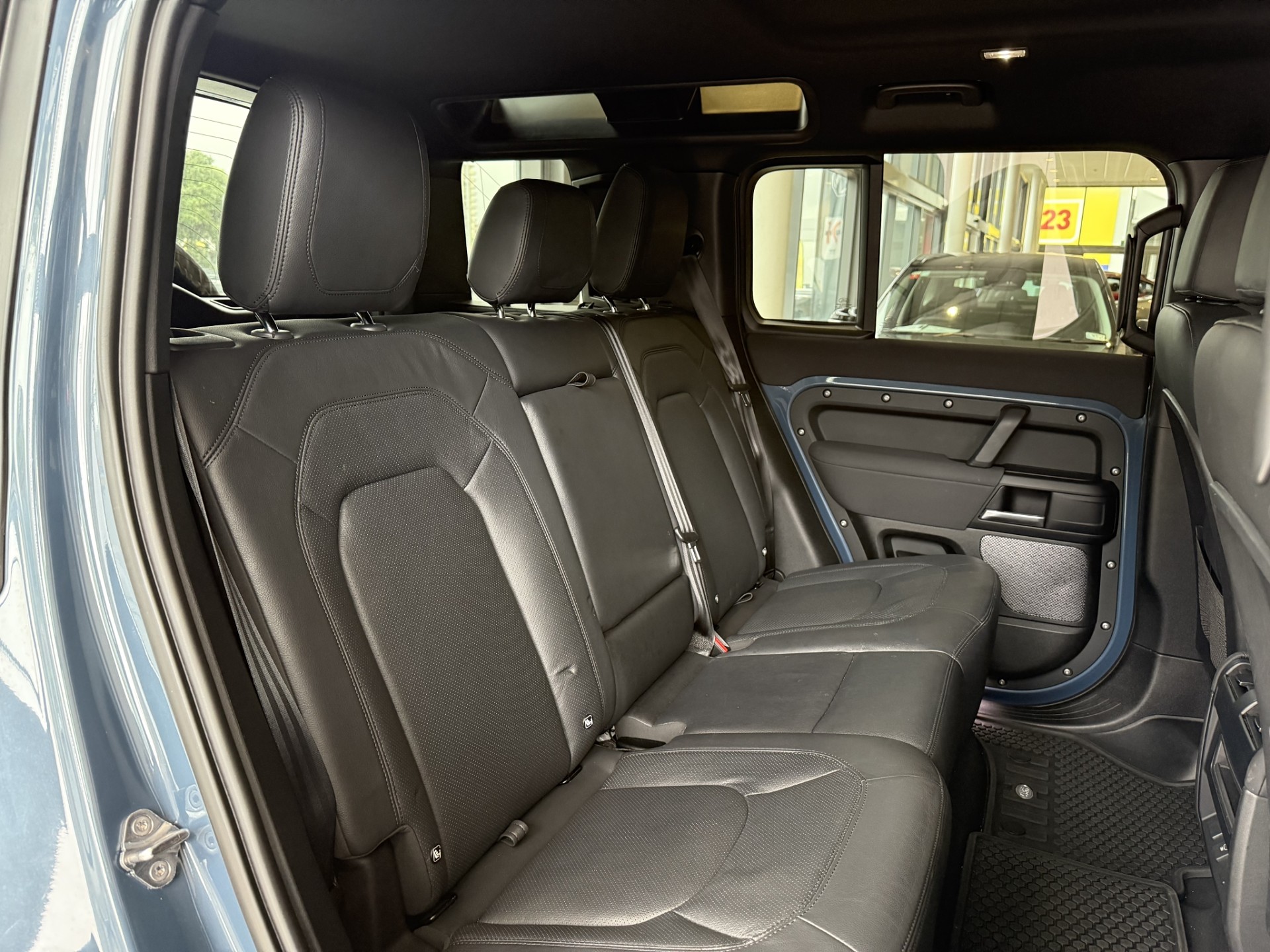 2023 Land Rover Defender 110 D240 S 2.0L DT 4WD - Image 8