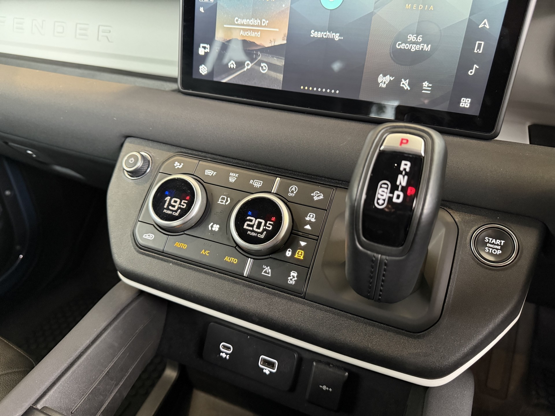 2023 Land Rover Defender 110 D240 S 2.0L DT 4WD - Image 11