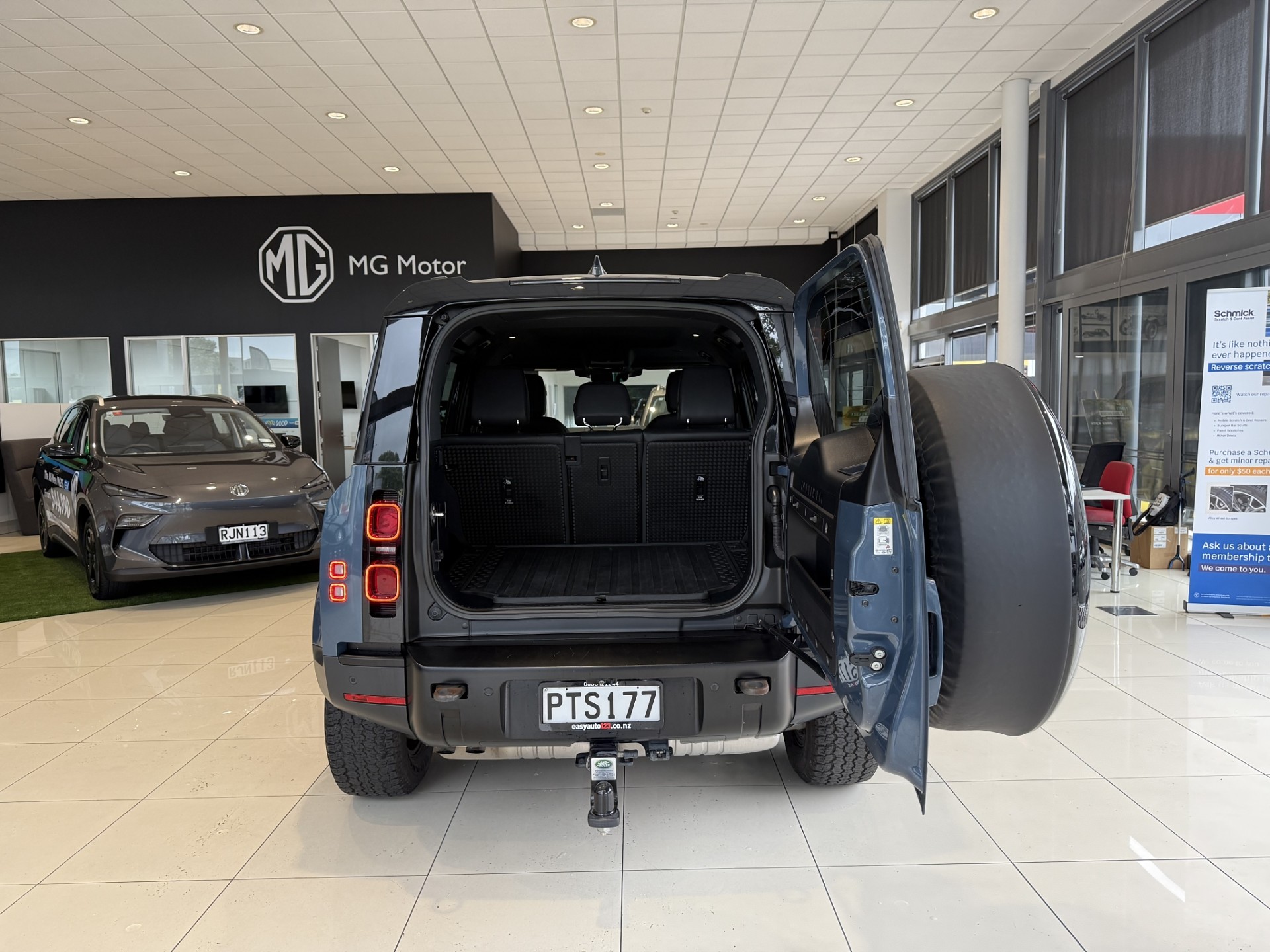 2023 Land Rover Defender 110 D240 S 2.0L DT 4WD - Image 19