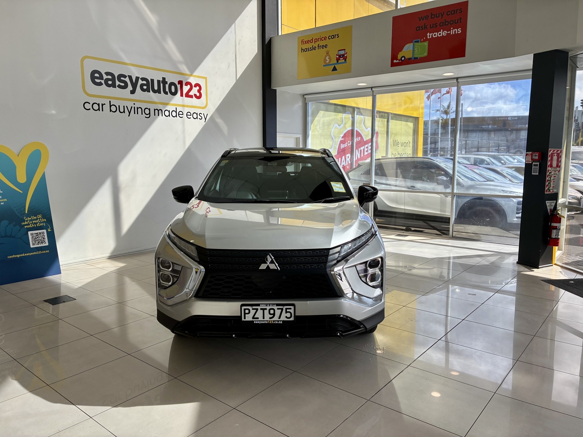 2023 Mitsubishi Eclipse Cross Sport 2.4L  PHEV 4WD - Image 2