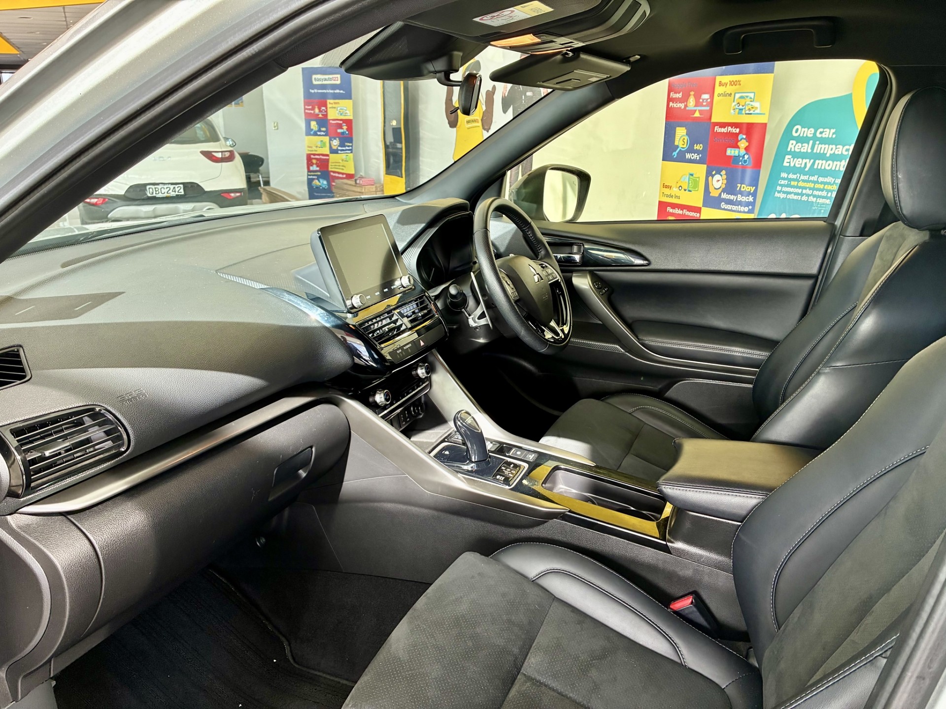 2023 Mitsubishi Eclipse Cross Sport 2.4L PHEV 4WD - Image 11