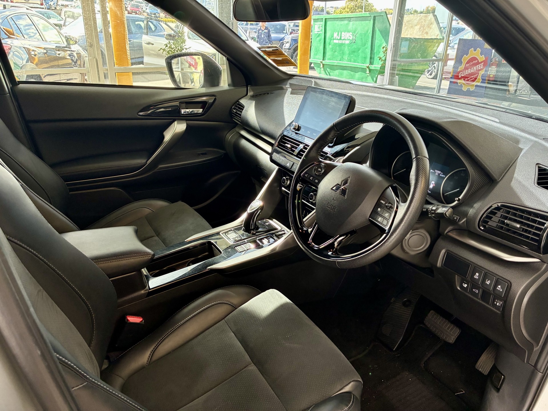 2023 Mitsubishi Eclipse Cross Sport 2.4L PHEV 4WD - Image 13