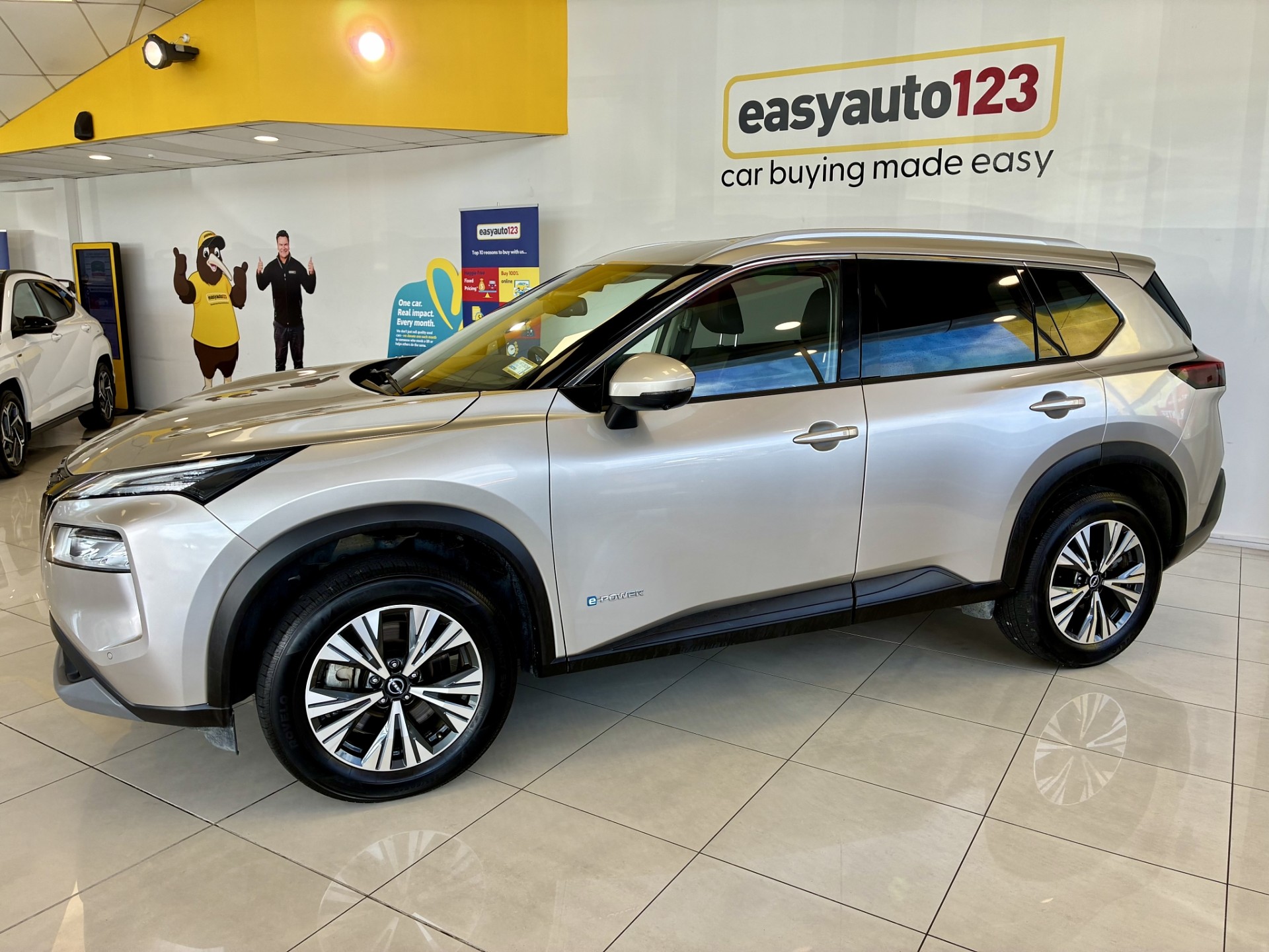 2023 Nissan X-Trail ST-L E-Power 1.5L Hybrid 4WD - Image 9