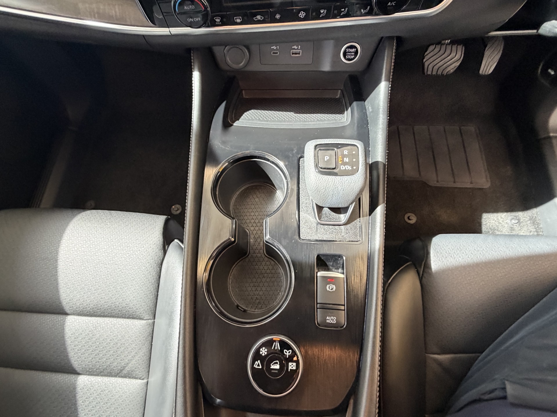 2023 Nissan X-Trail ST 2.5L 4WD 7 Seaters - Image 14