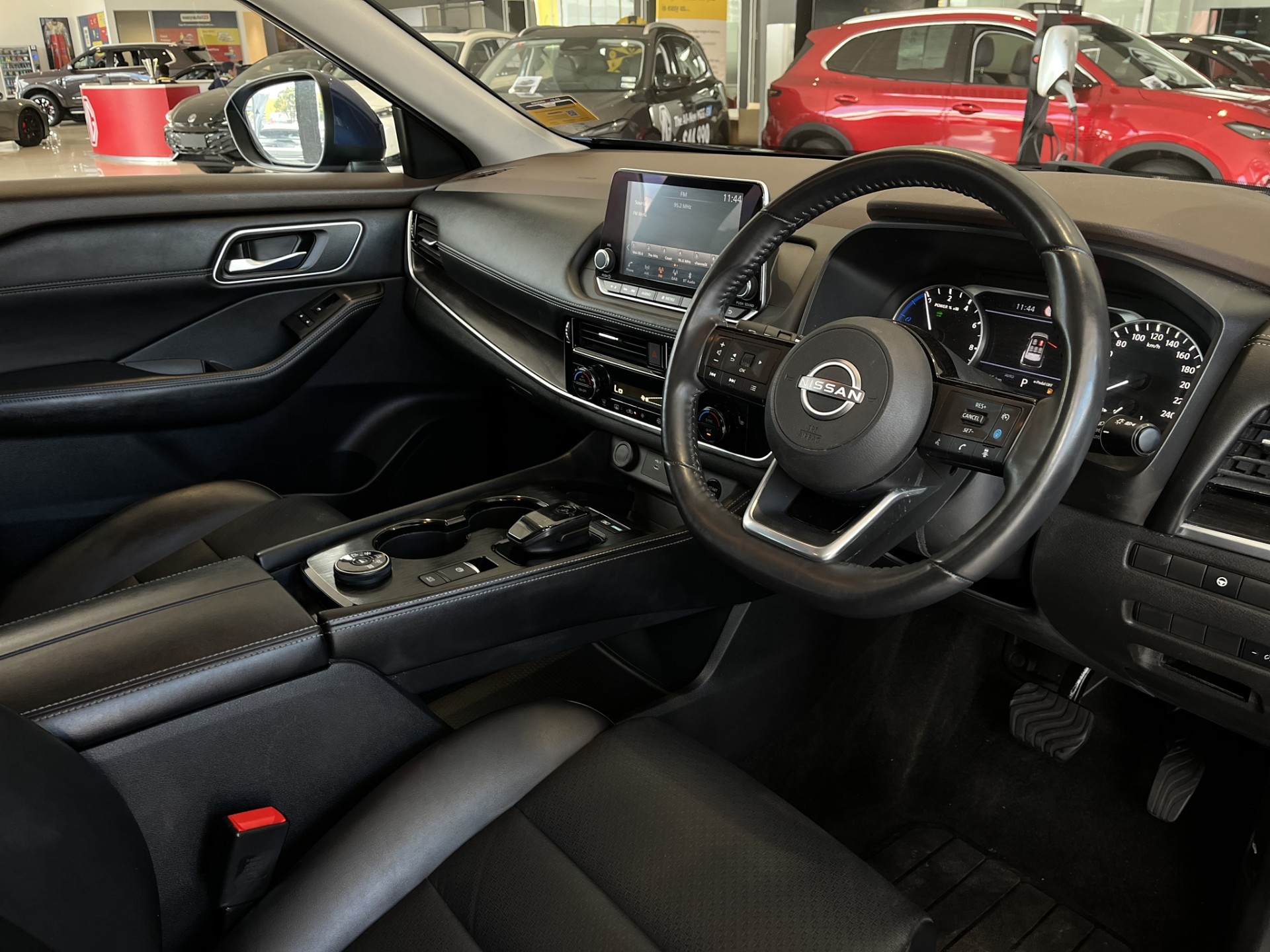 2023 Nissan X-Trail St-L E-Power 1.5Peh - Image 9