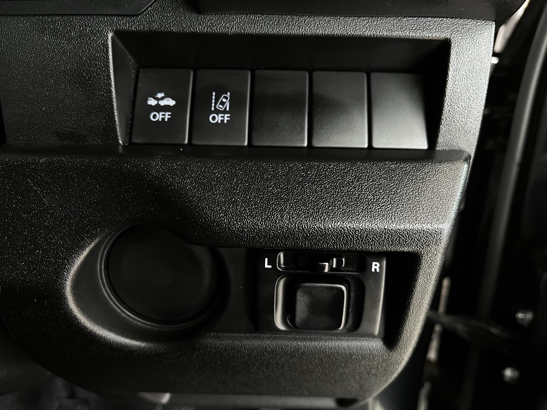 2023 Suzuki Jimny Jx Carry 1.5P/4Wd - Image 19