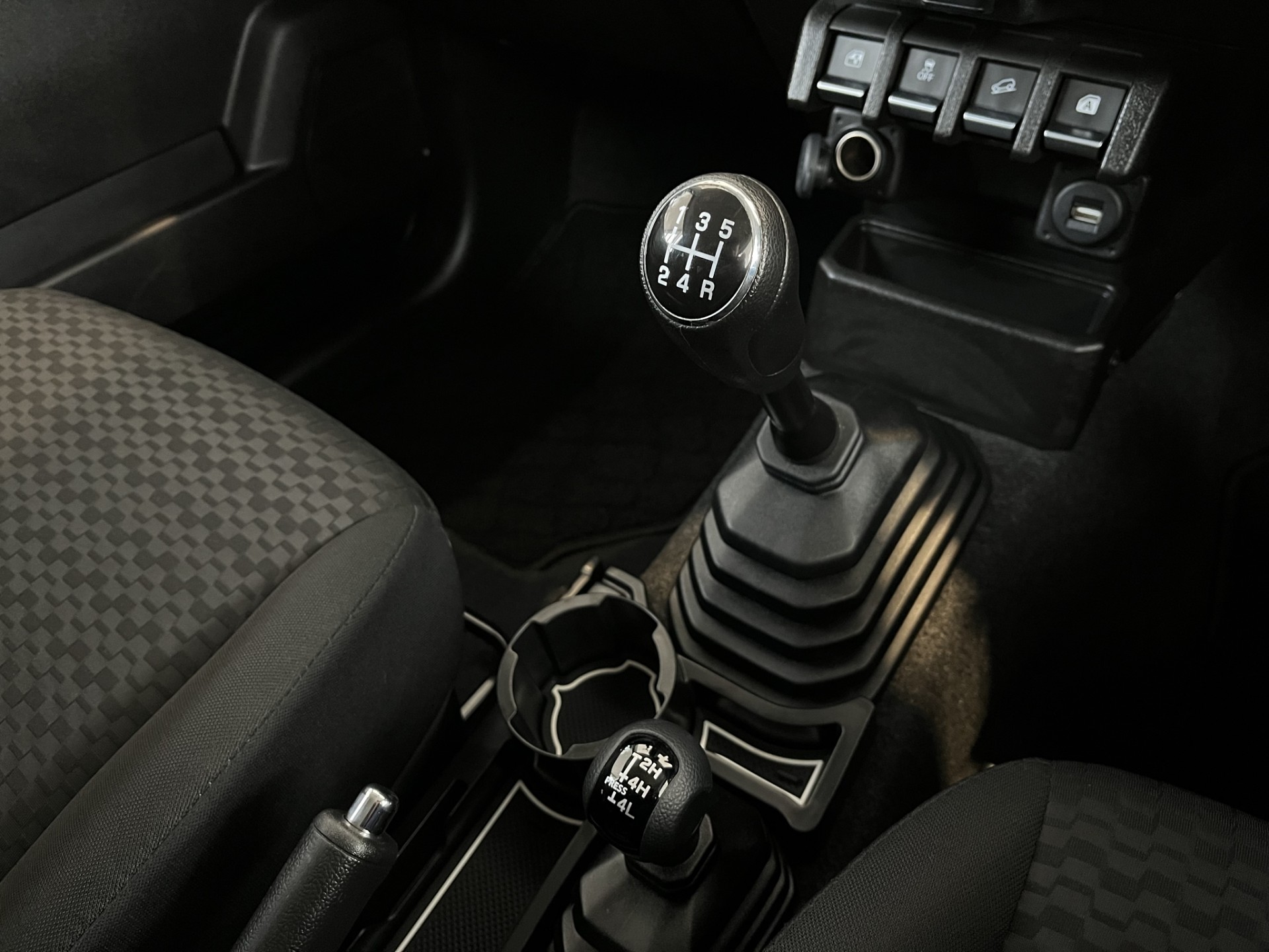 2023 Suzuki Jimny Jx Carry 1.5P/4Wd - Image 18