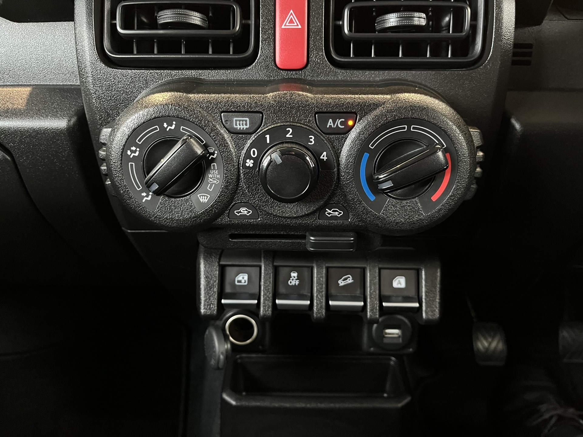 2023 Suzuki Jimny Jx Carry 1.5P/4Wd - Image 16