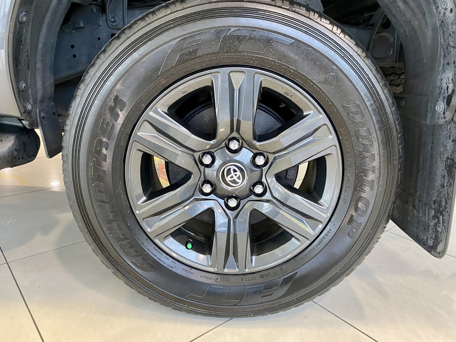 2023 Toyota Hilux SR5 2.8L DT 4WD - Image 10