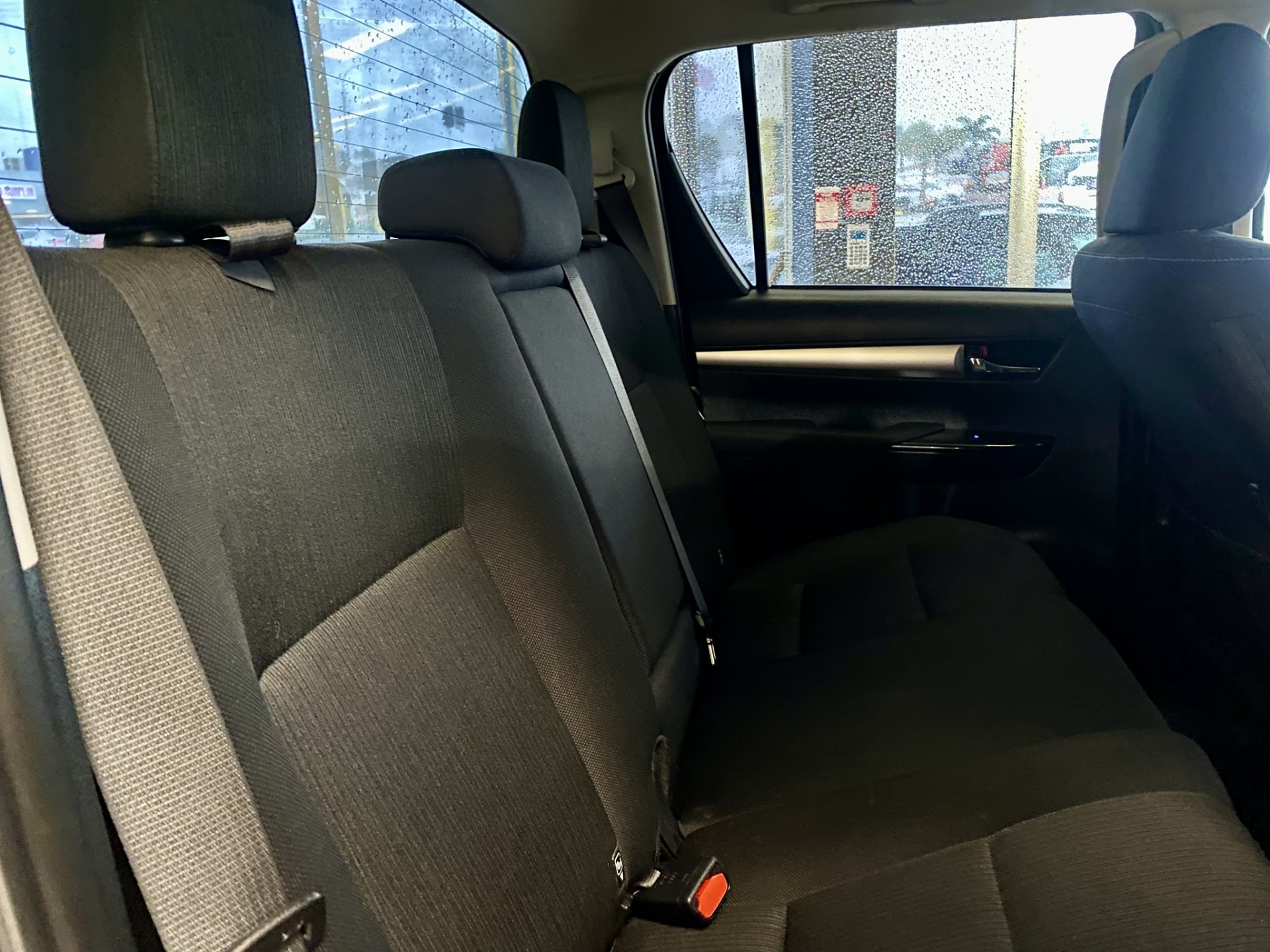 2023 Toyota Hilux SR5 2.8L DT 4WD - Image 14