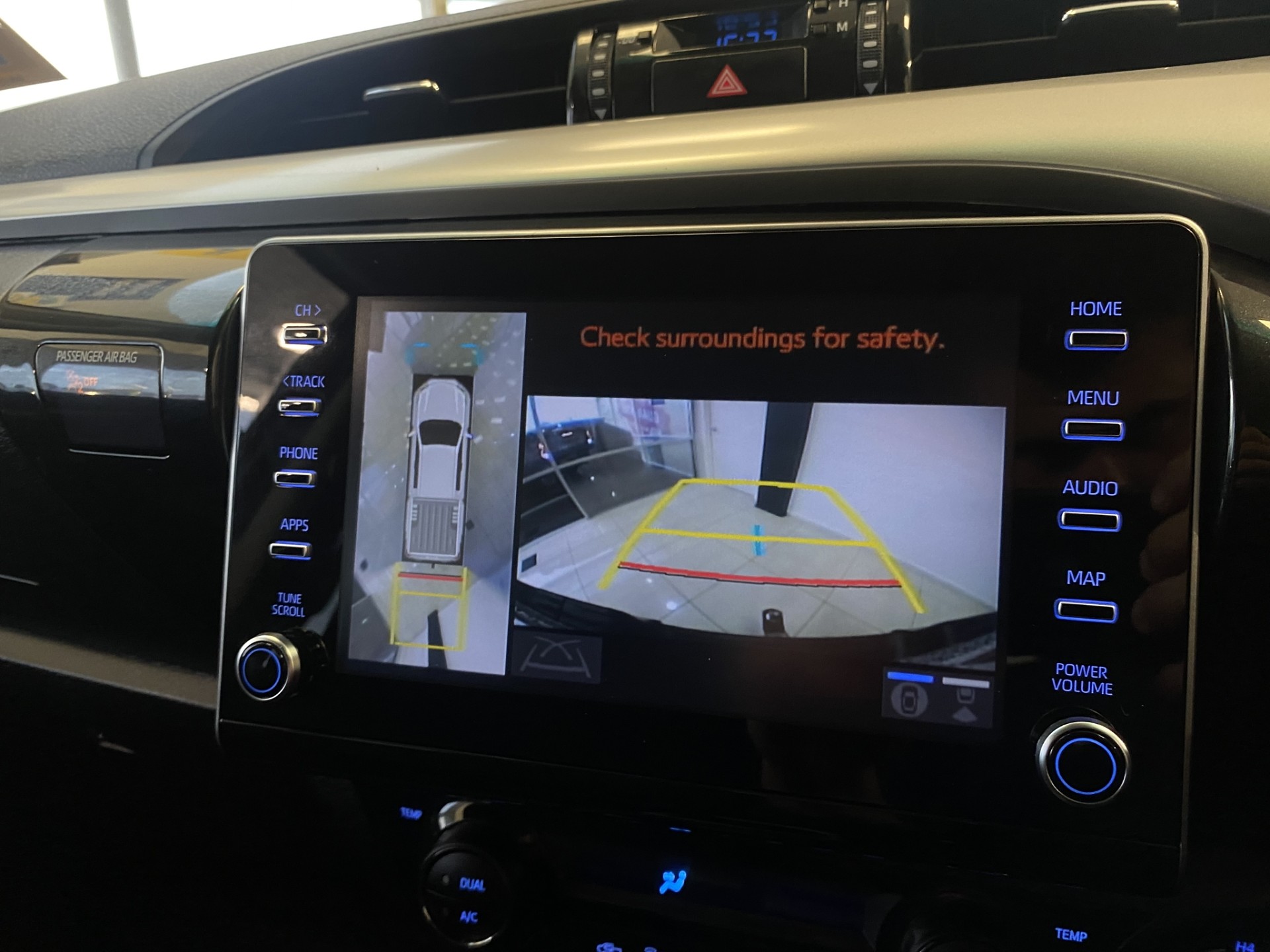 2023 Toyota Hilux SR5 2.8L DT 4WD - Image 18