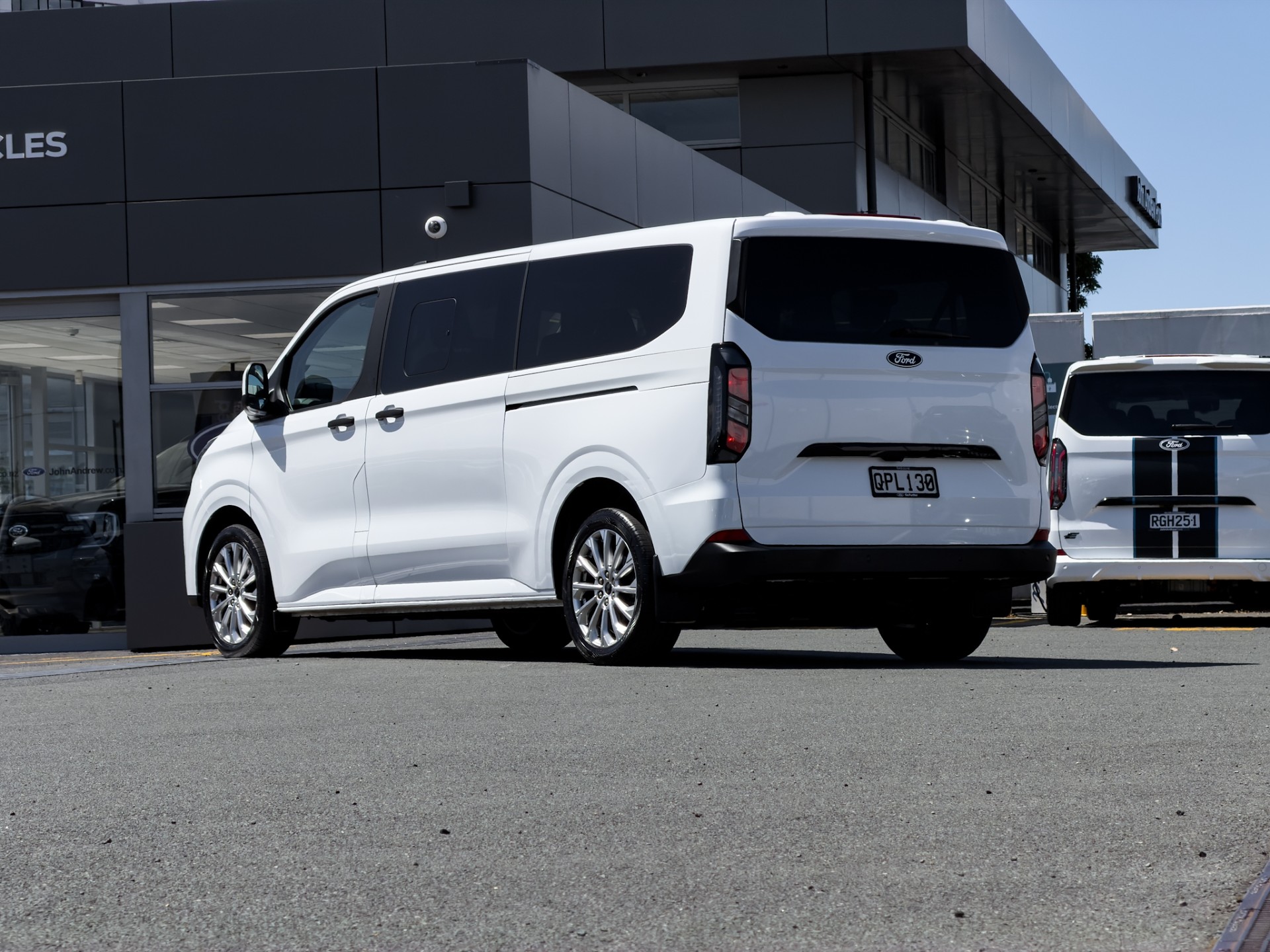 2024 Ford Transit Tourneo Custom 2.0D - Image 9