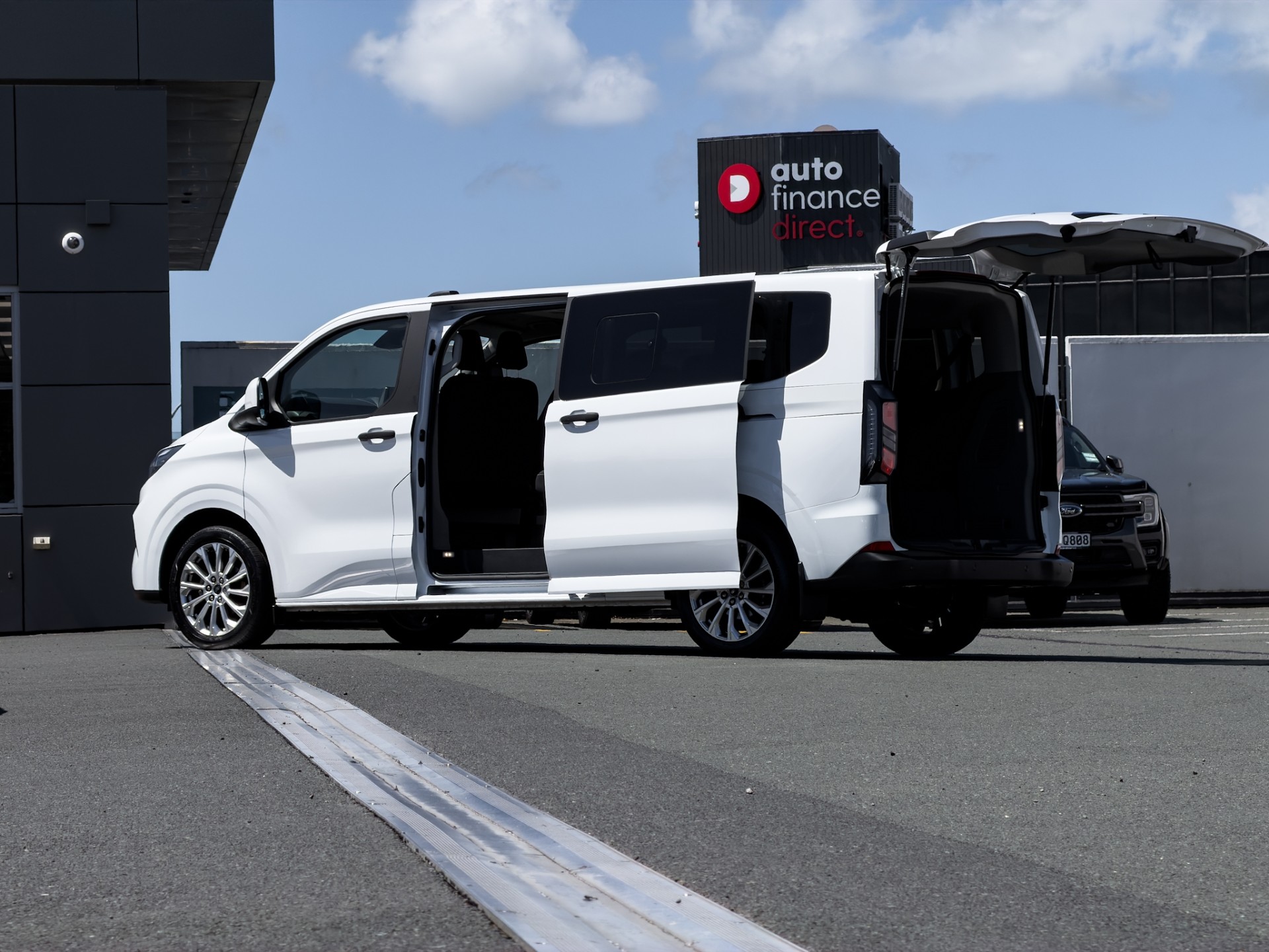 2024 Ford Transit Tourneo Custom 2.0D - Image 6